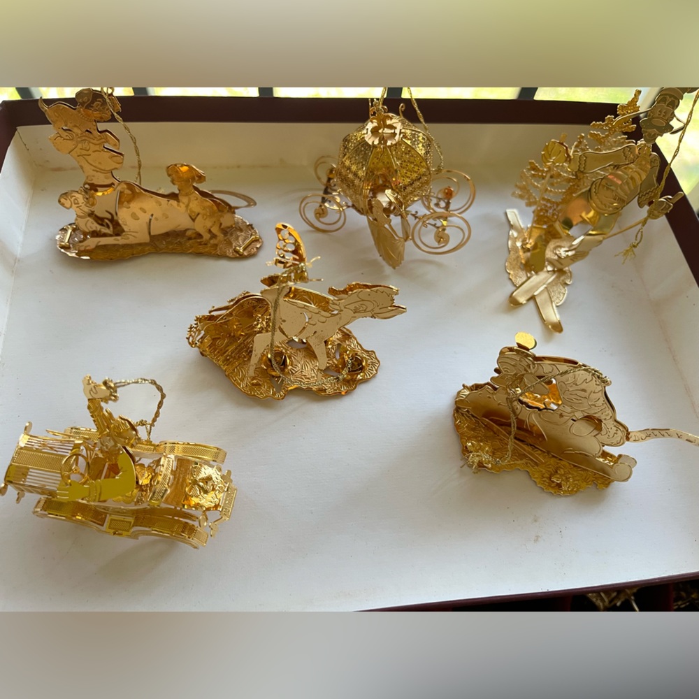 Vintage 1997 Danbury Mint Disney Christmas Gold Ornament Collection Set  of 12 - Picture 3 of 7